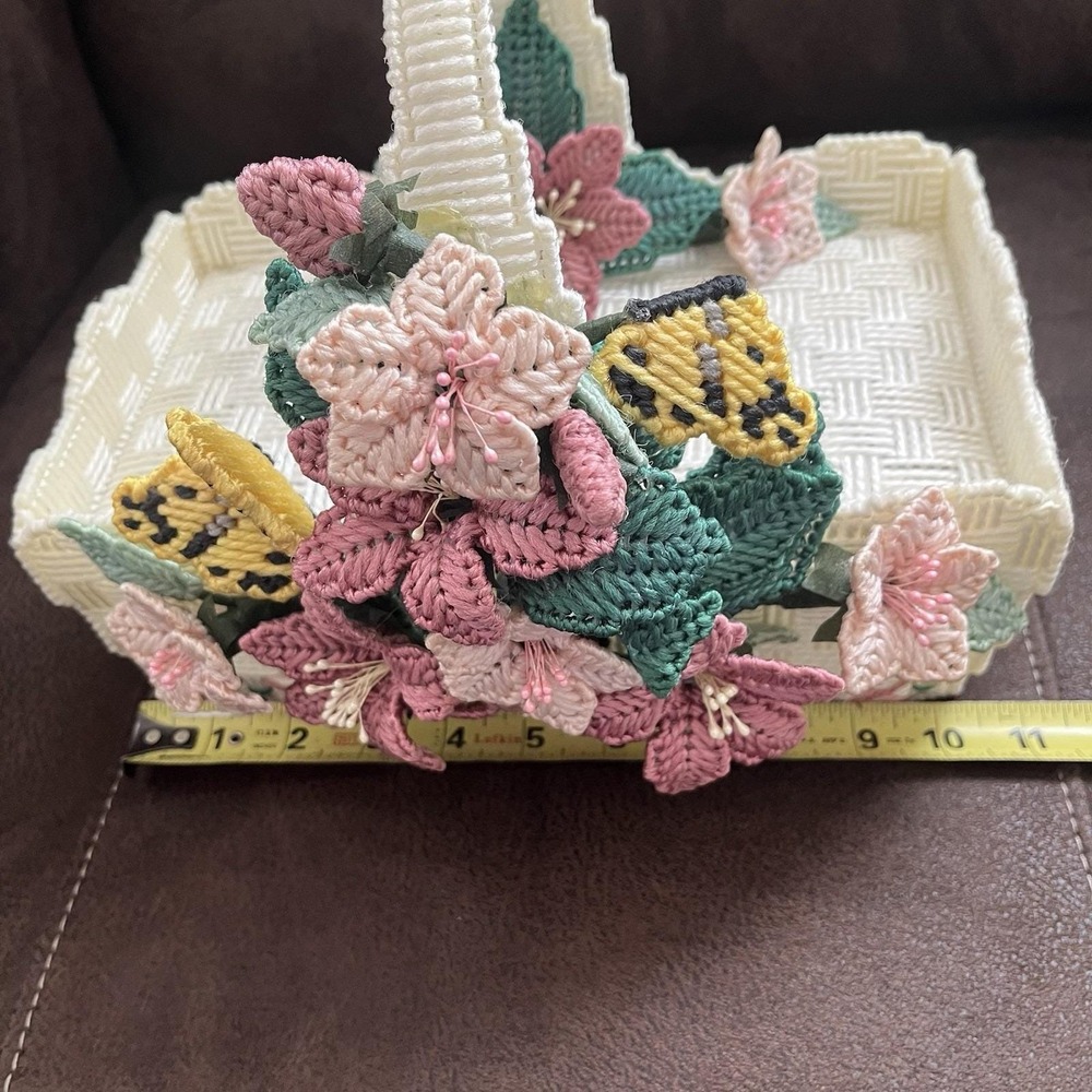 VTG Handmade Crochet Kleenex Box Cover Floral Spring Bouquet Cabincore Victorian - Picture 9 of 10